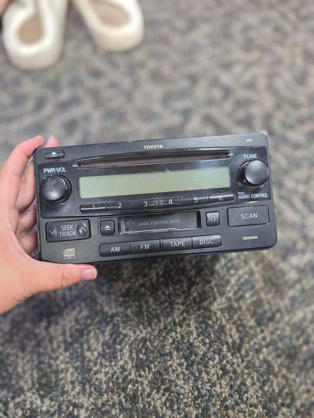 Toyota OEM Radio CD Cassette Player 86120-52241